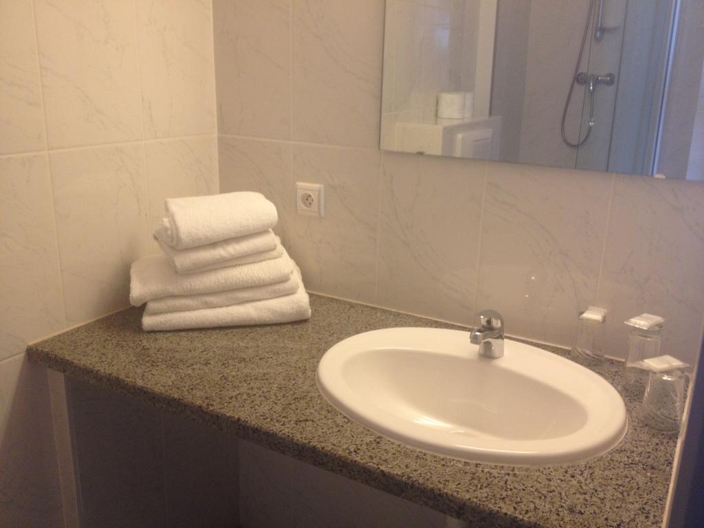 Hotel Le Strasbourg Mülhausen Zimmer foto